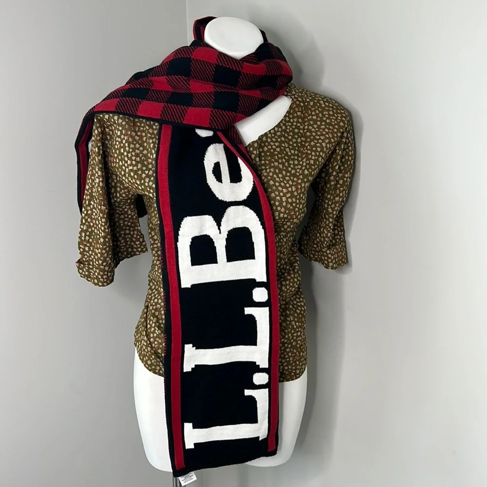 Classic LL Bean Spell Out Logo scarf